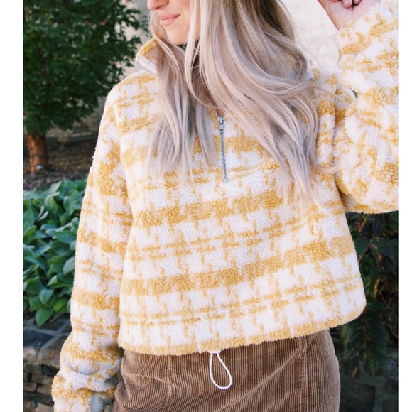 YELLOW SHERPA QUARTERZIP - Picture 5 of 6